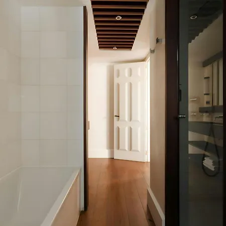 Do Placa Reial Hotel Gothic Quarter, Sonder By Marriott Bonvoy Barcelona Exterior photo